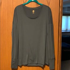 Active long sleeve shirt